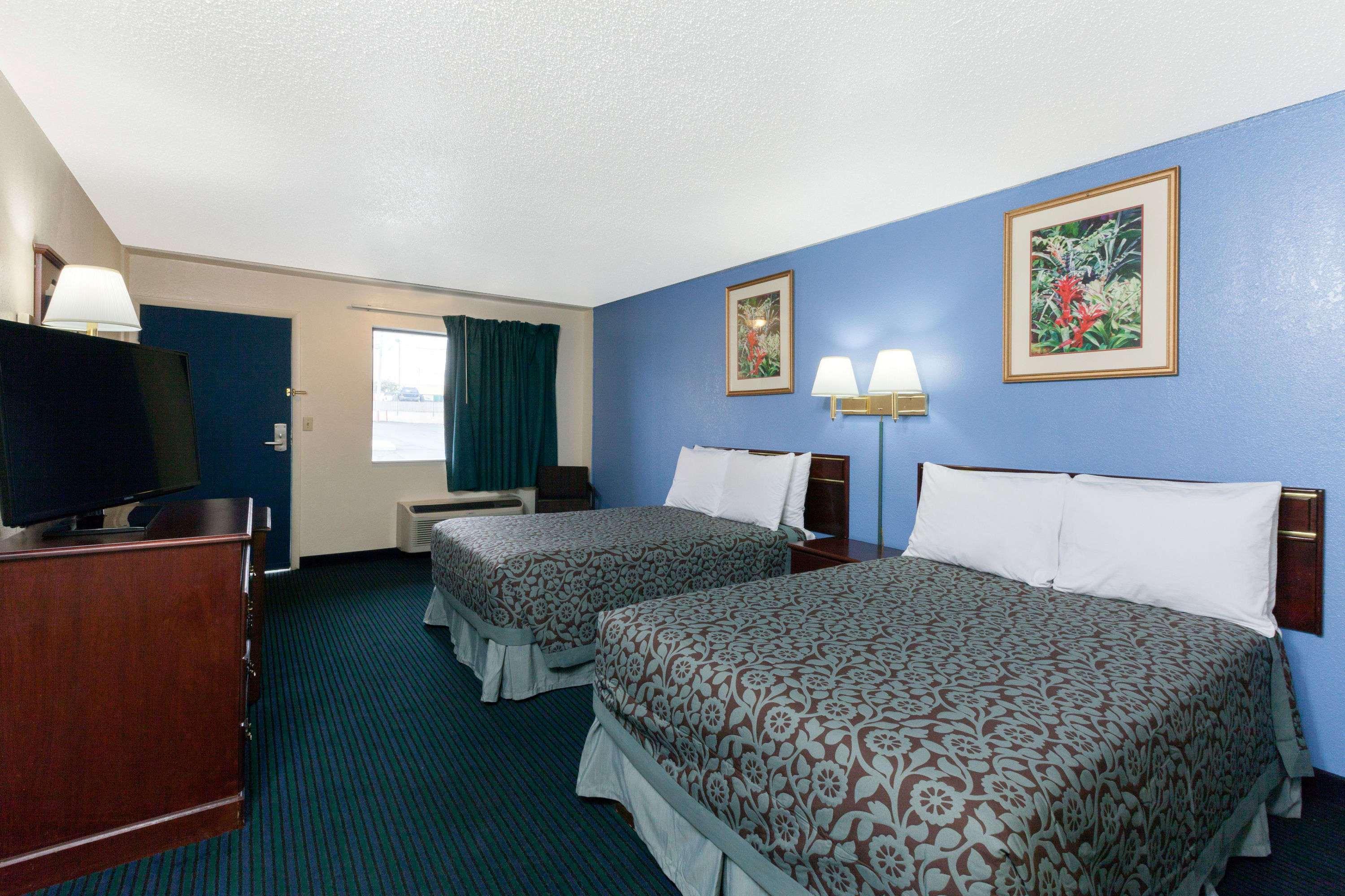 Days Inn By Wyndham Oklahoma City Fairground מראה חיצוני תמונה