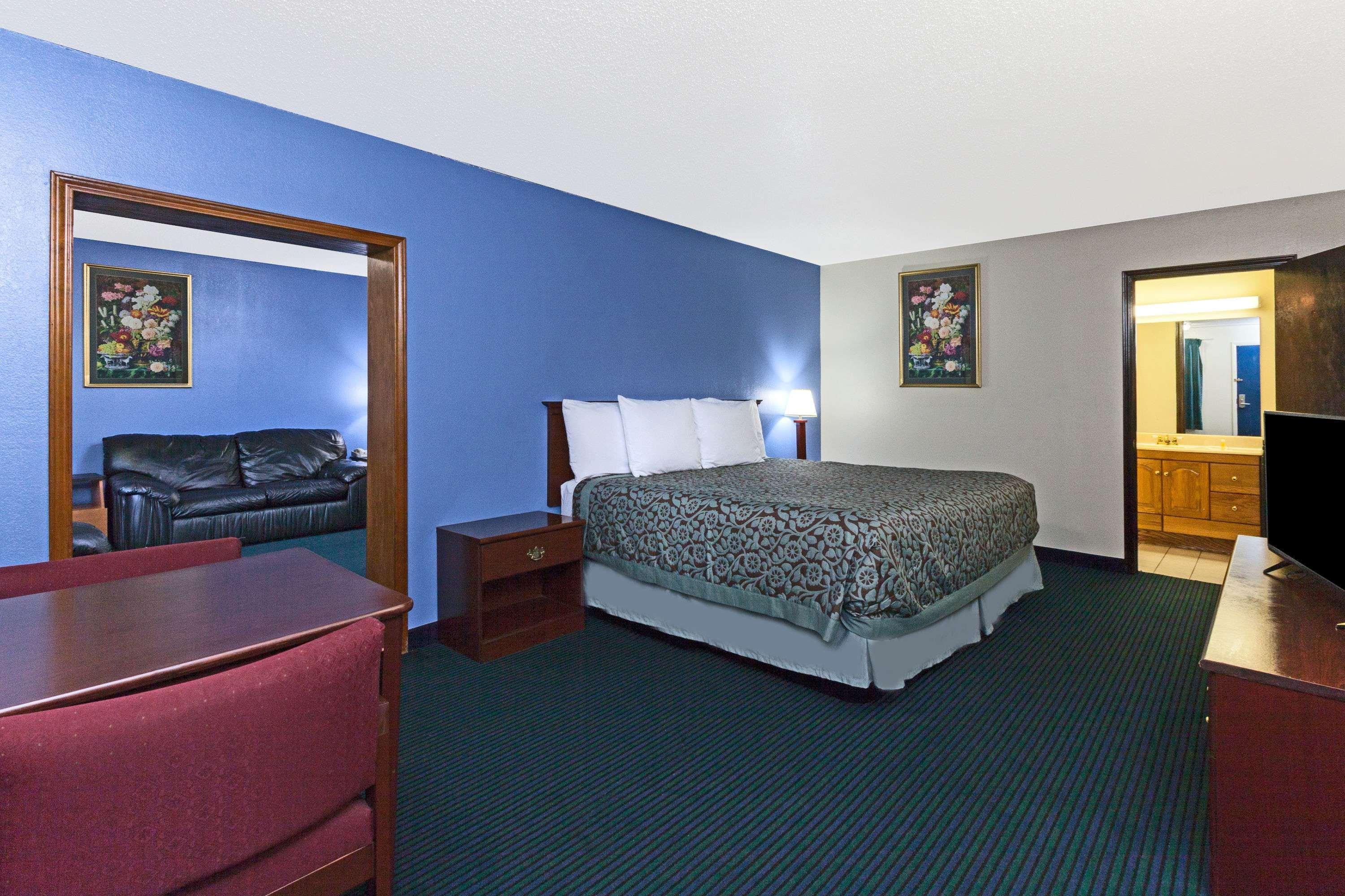Days Inn By Wyndham Oklahoma City Fairground מראה חיצוני תמונה
